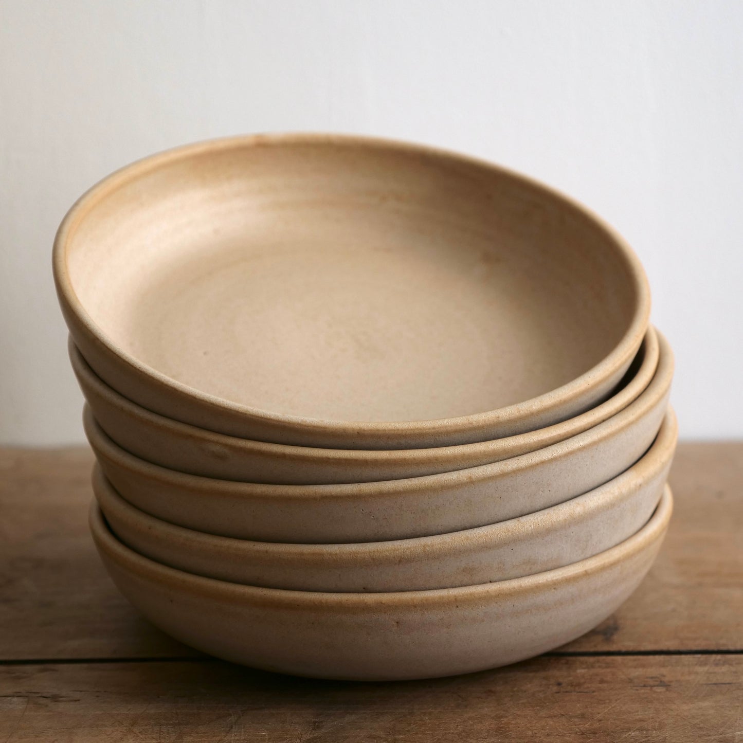 Assiette creuse beige