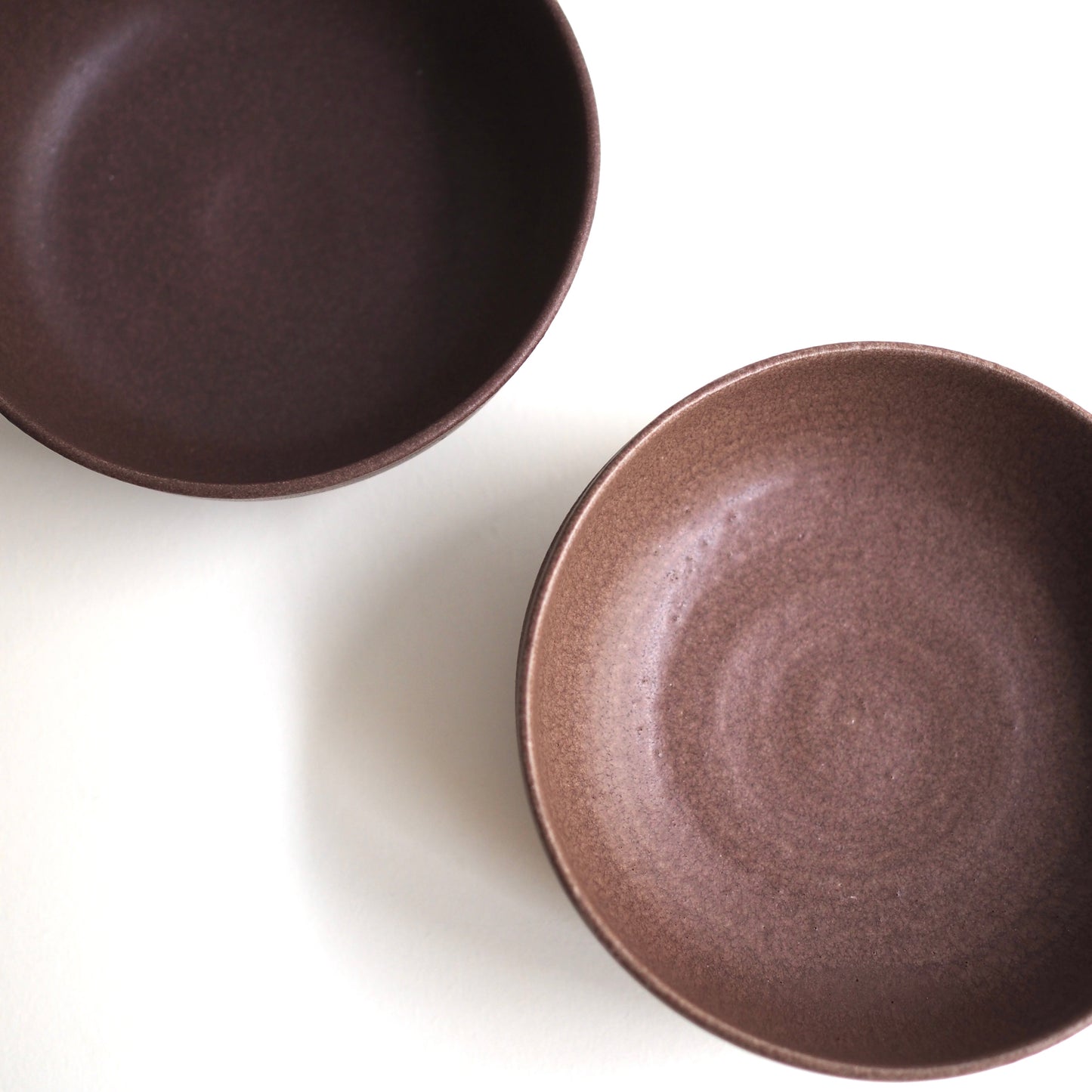 Petite assiette creuse Rosy marron